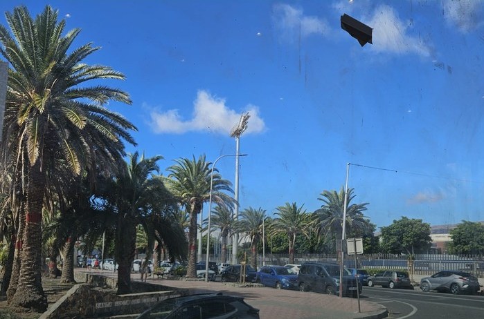 Antes · Cristal sucio con vistas a la calle